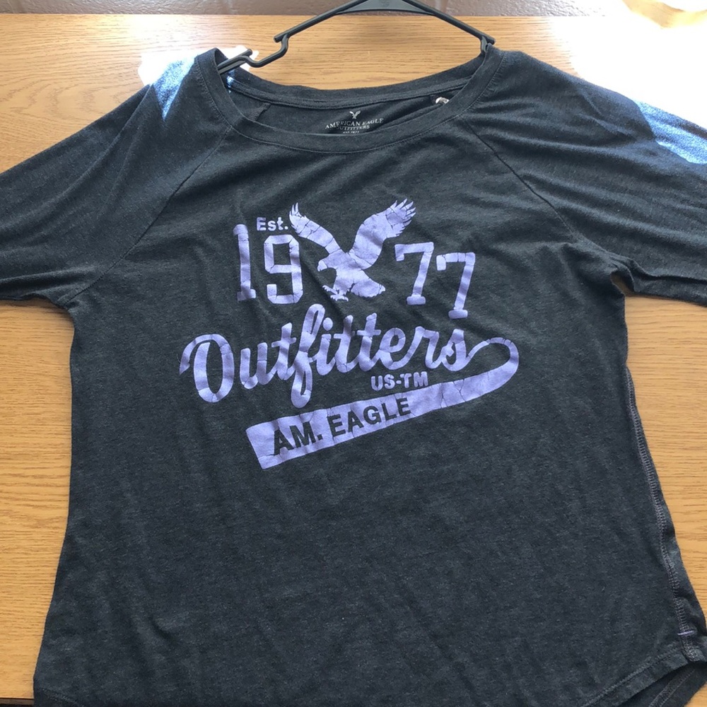Gray American Eagle shirt